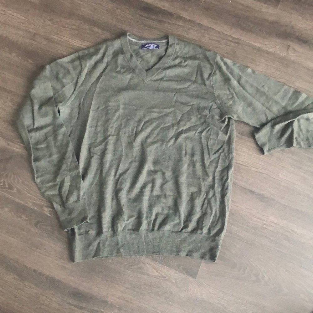 Jeremy Argyle green sweater